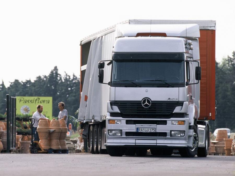  Mercedes-Benz Axor 1843 2001 года  (фото 3 из 18)